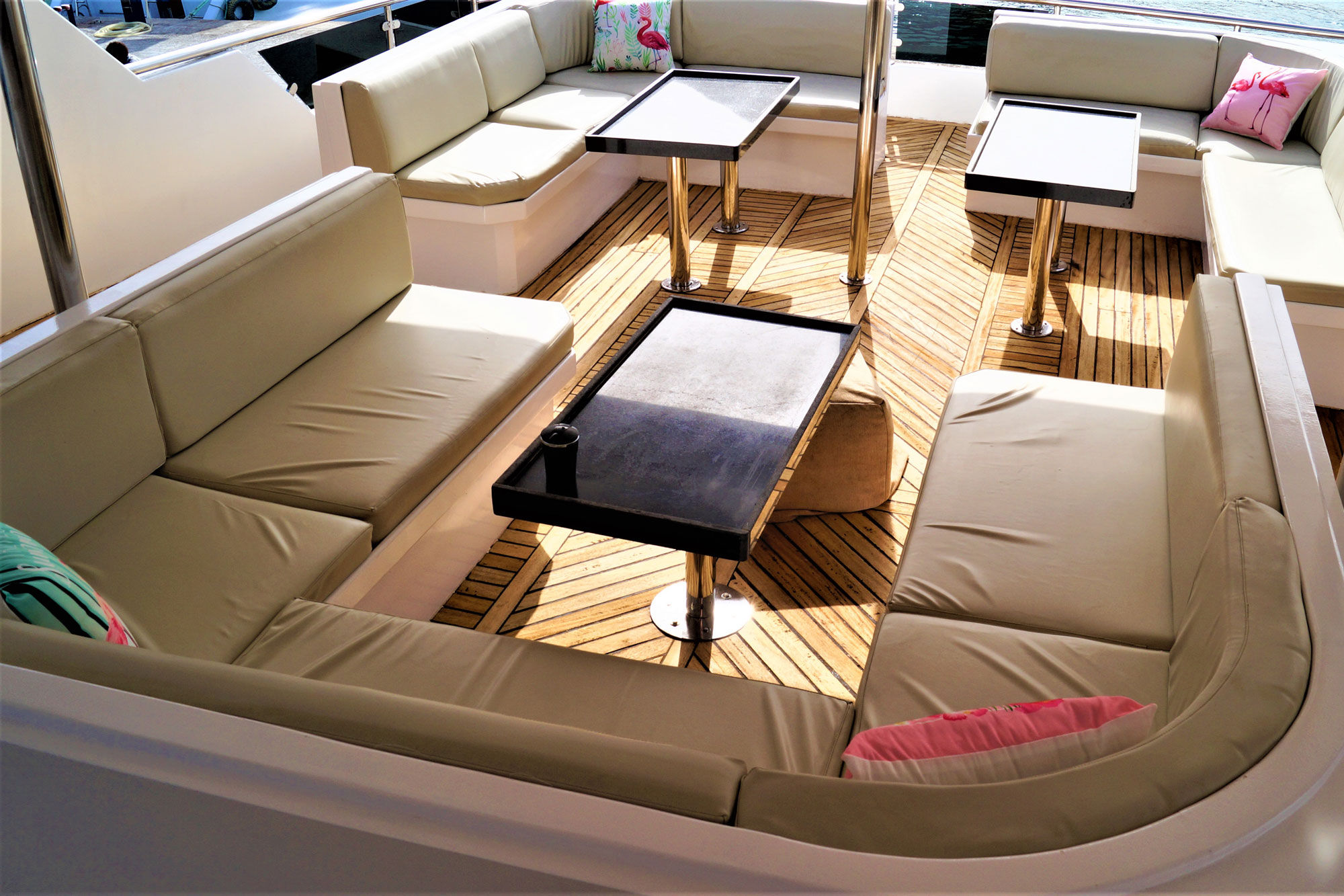 Палуба M/Y Carlton